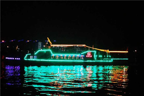 凤凰之星号夜游三亚湾/