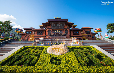 南山寺(Nanshan Temple)