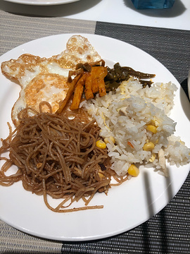 三亚湾希尔顿欢朋酒店/