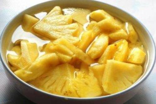 吃菠萝为什么要用盐水泡？是因为这个原因你知道吗